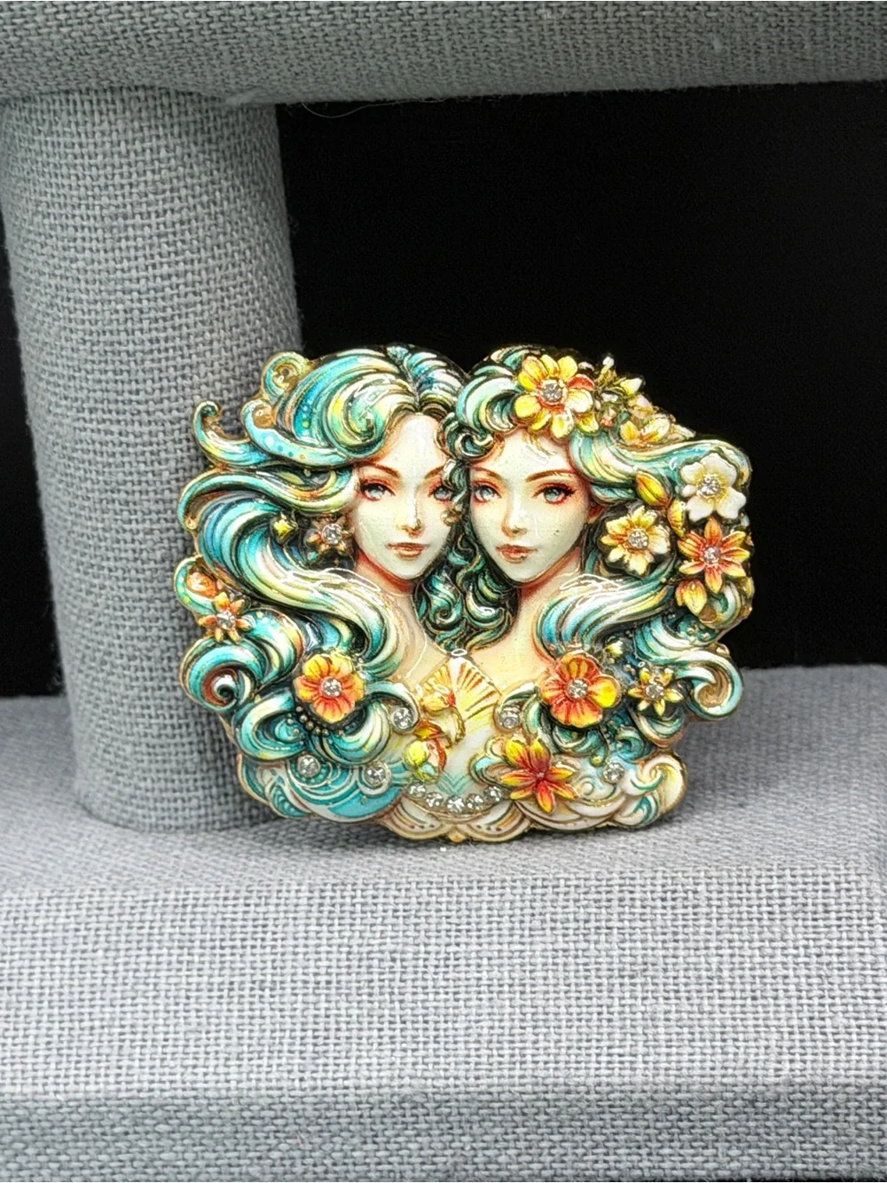 Unmarked enamel rhinestone